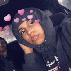 Meet your Posher, Olivia